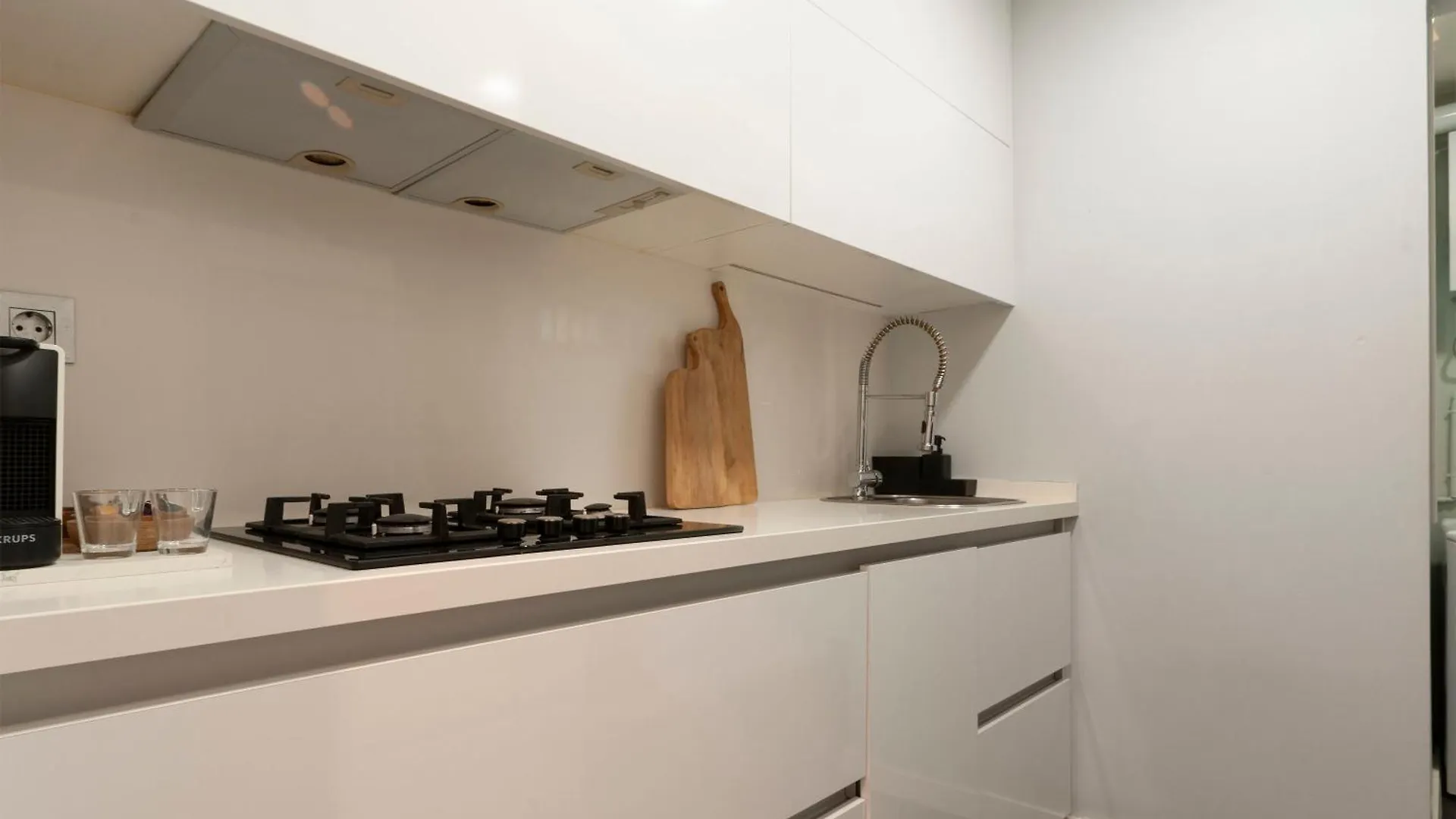 Opening Doors Poblenou Beach Barcelona Apartment