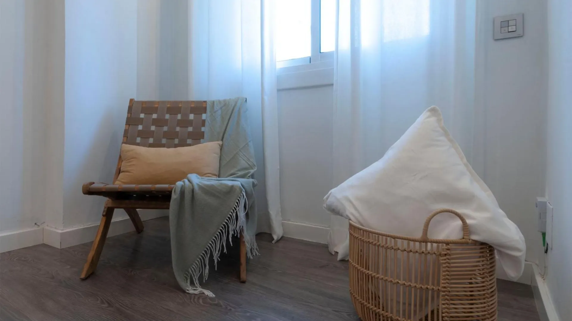 Opening Doors Poblenou Beach Barcelona Spanje